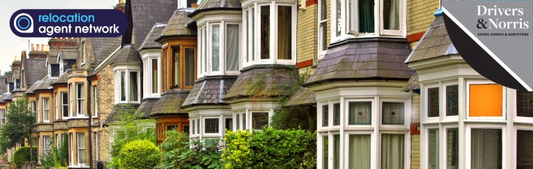 UK house prices hold steady as rents remain at near-record levels