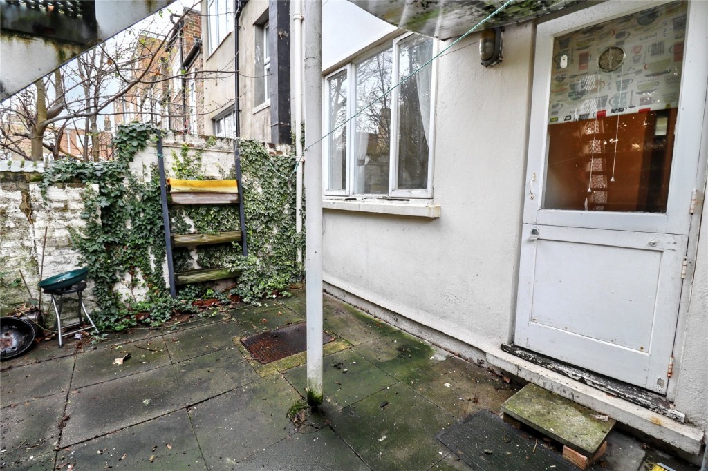 Images for Holloway, Camden EAID:98468366 BID:rps_drv-DAN